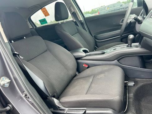 Used 2018 Honda HR-V EX image 9