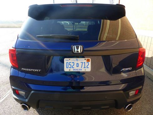 Used 2023 Honda Passport EX-L image 7