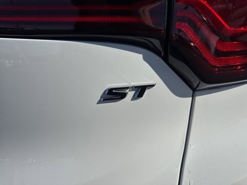 Used 2024 Buick Encore GX Sport Touring image 10