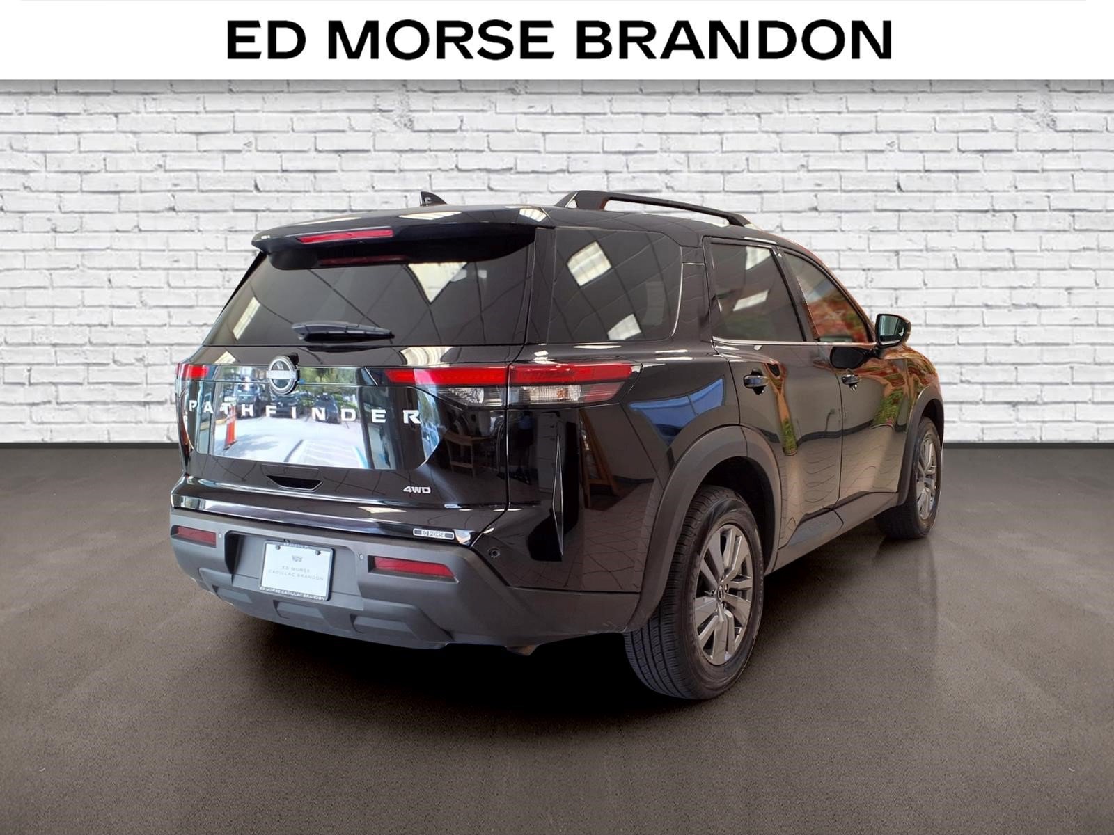 Used 2025 Nissan Pathfinder SV AWD/4WD image 5