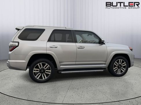 Certified 2022 Toyota 4Runner Limited AWD/4WD image 5