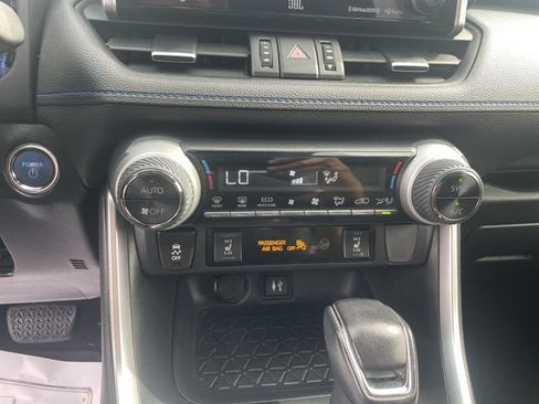 Used 2019 Toyota RAV4 XSE w/ Carpet Mat Package AWD/4WD image 24