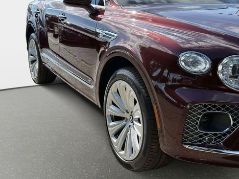 Used 2022 Bentley Bentayga image 20