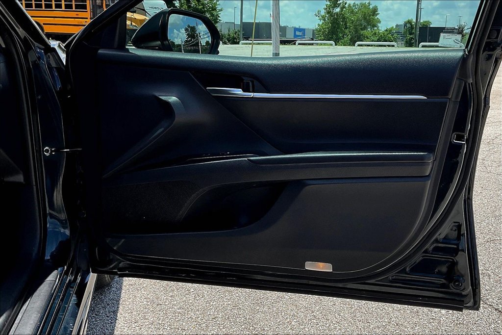 Used 2019 Toyota Camry SE FWD image 20