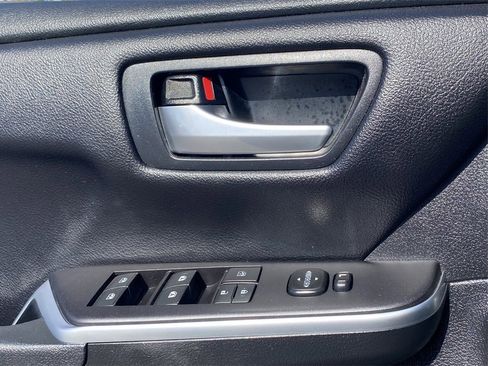 Used 2017 Toyota Camry LE image 19