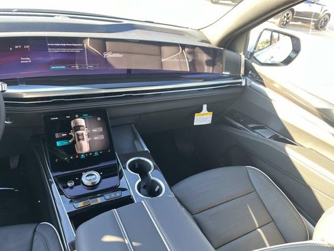 New 2026 Cadillac Escalade Luxury w/ Touring Package image 15
