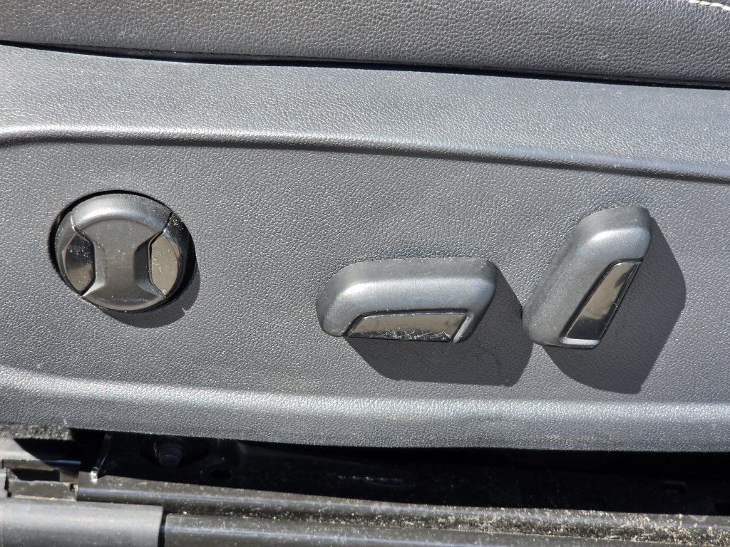 Used 2024 Volkswagen Jetta SE FWD image 27