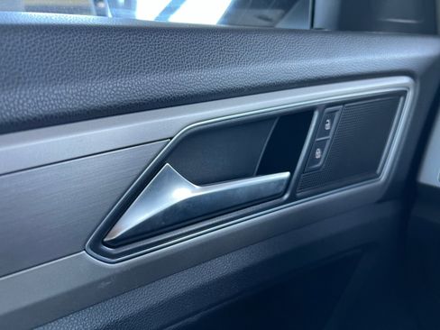 Used 2019 Volkswagen Atlas SE w/ Towing Package image 19