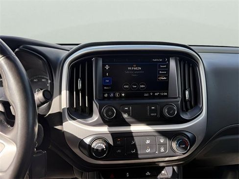 Used 2019 GMC Canyon SLE image 17