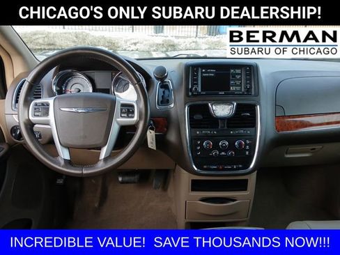 Used 2016 Chrysler Town & Country LX image 8