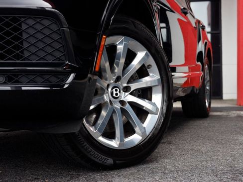 Used 2019 Bentley Bentayga AWD/4WD image 2