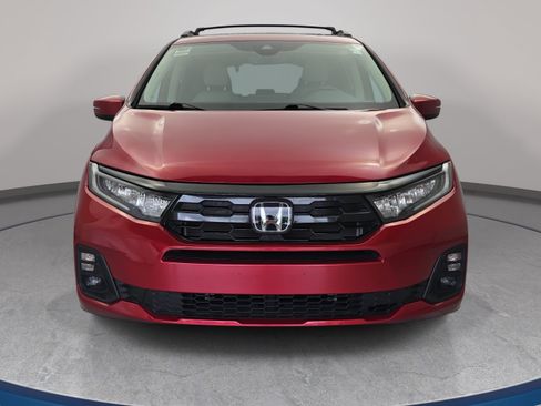 Used 2025 Honda Odyssey Touring image 2