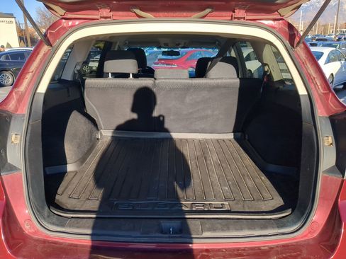 Used 2012 Subaru Outback 2.5i Premium w/ All-Weather Pkg image 28