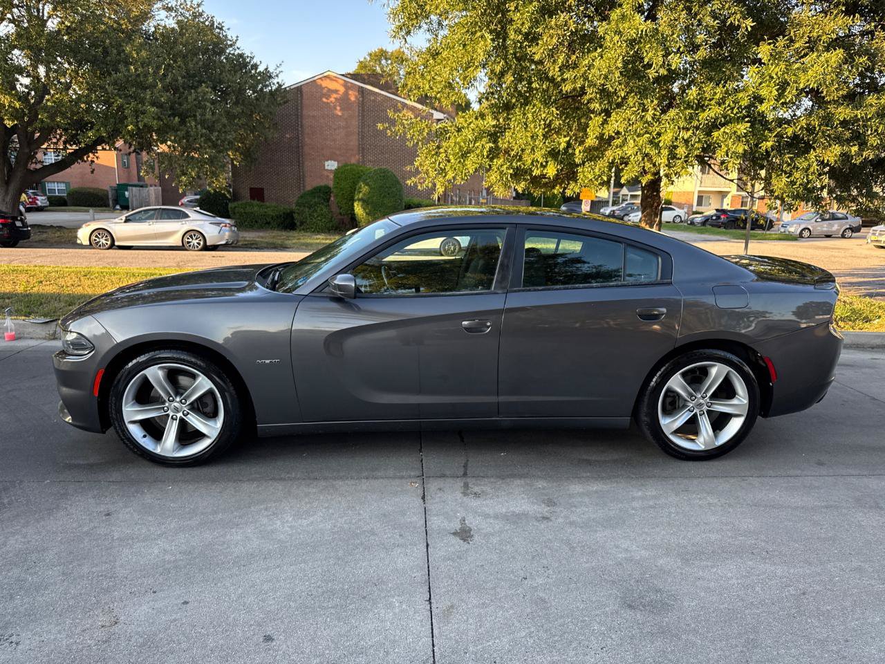 Used 2018 Dodge Charger R/T RWD image 3