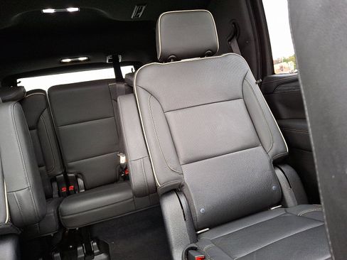 Used 2021 GMC Yukon SLT w/ SLT Luxury Plus Package image 20