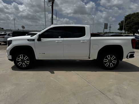 Used 2025 GMC Sierra 1500 AT4 w/ AT4 Preferred Package AWD/4WD image 7