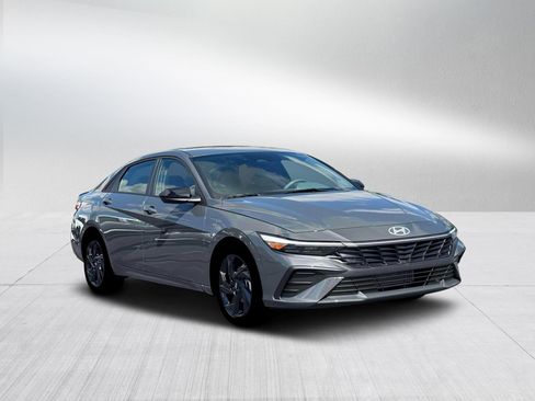 New 2026 Hyundai Elantra Sport image 11