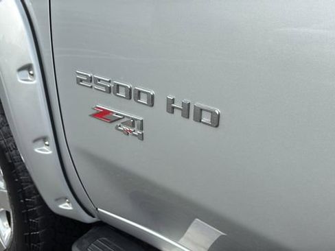 Used 2021 Chevrolet Silverado 2500 LTZ w/ LTZ Premium Package image 38