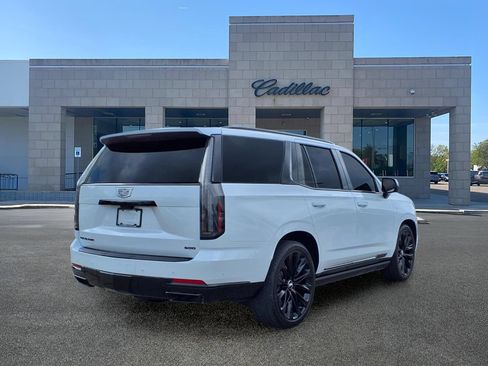 Used 2026 Cadillac Escalade Platinum Sport w/ LPO, ONYX Package AWD/4WD image 5