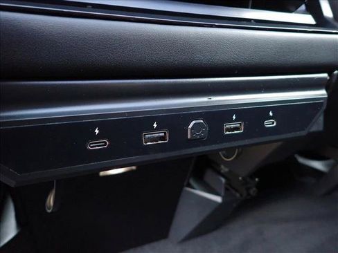 Used 2024 Tesla Cybertruck AWD Crew Cab image 10