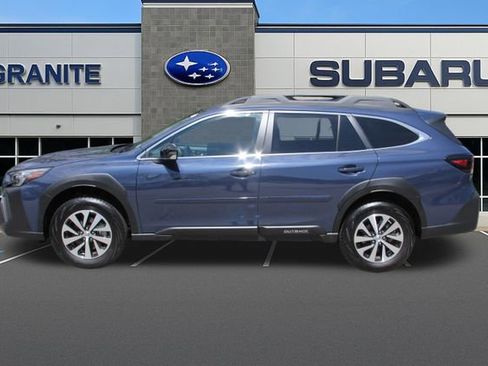Used 2025 Subaru Outback Premium AWD/4WD image 7