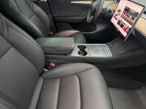 Used 2023 Tesla Model Y Long Range image 29