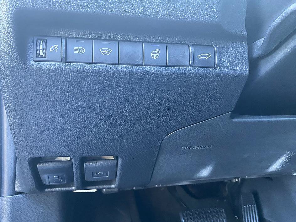 Certified 2023 Toyota RAV4 XLE Premium AWD/4WD image 31