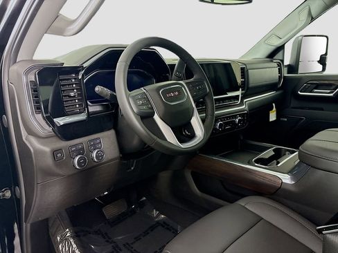 New 2025 GMC Sierra 3500 SLT w/ SLT Premium Package image 9