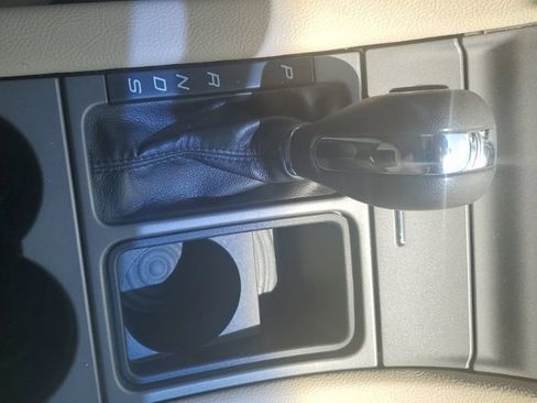 Used 2015 Ford Taurus SE FWD image 13