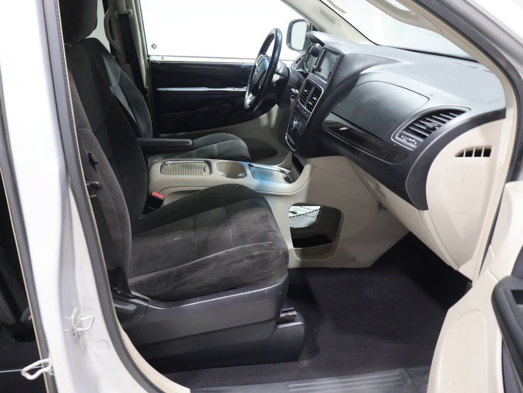 Used 2012 Dodge Grand Caravan Crew w/ Crew Value Pkg FWD image 11