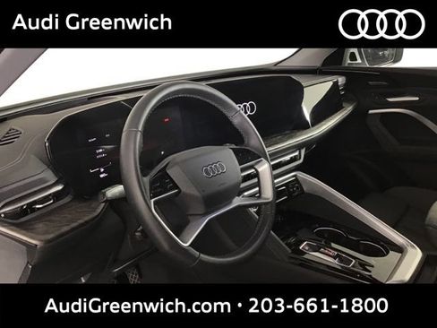 Used 2025 Audi Q5 Premium Plus w/ Premium Plus AWD/4WD image 8