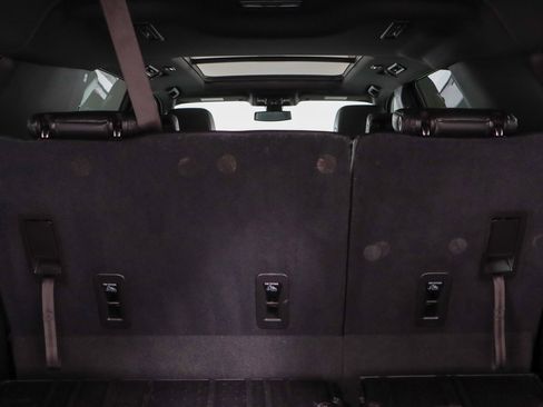 Used 2021 Chevrolet Suburban Z71 image 33