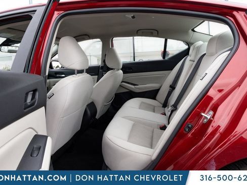 Used 2025 Nissan Altima 2.5 SV FWD image 16