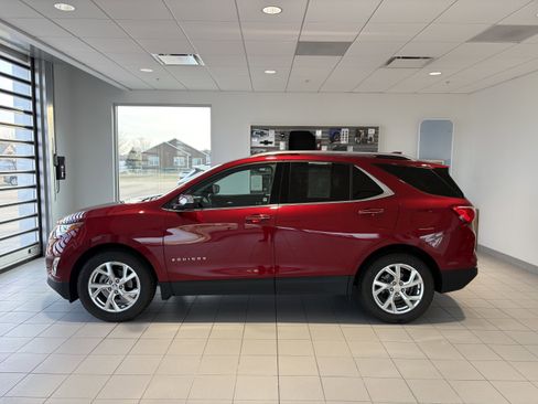 Used 2020 Chevrolet Equinox Premier image 2