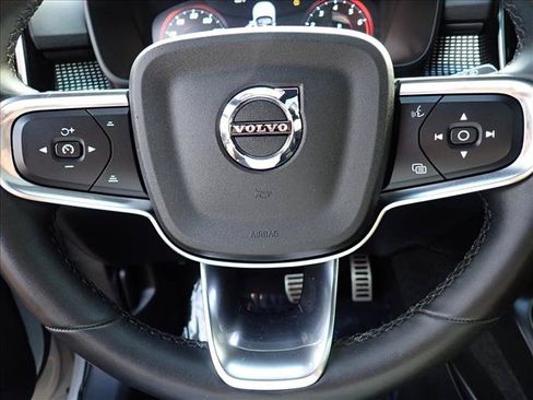 Used 2022 Volvo XC40 T5 R-Design AWD/4WD image 18