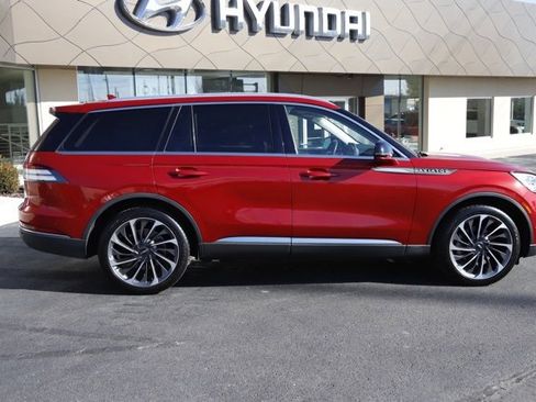 Used 2020 Lincoln Aviator Reserve w/ Equipment Group 202A image 2