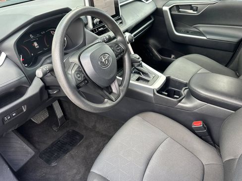 Used 2025 Toyota RAV4 XLE FWD image 12