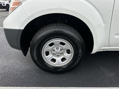 Used 2019 Nissan Frontier S image 10