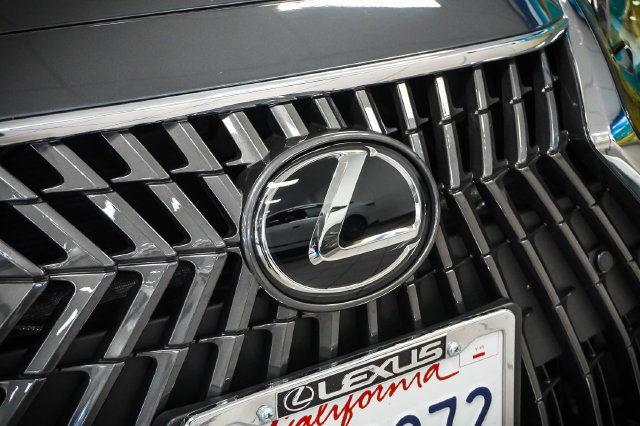 Certified 2025 Lexus ES 300h w/ Premium Package FWD image 28