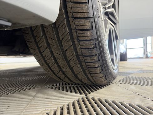 Used 2023 BMW 230i xDrive Coupe w/ Premium Package image 12