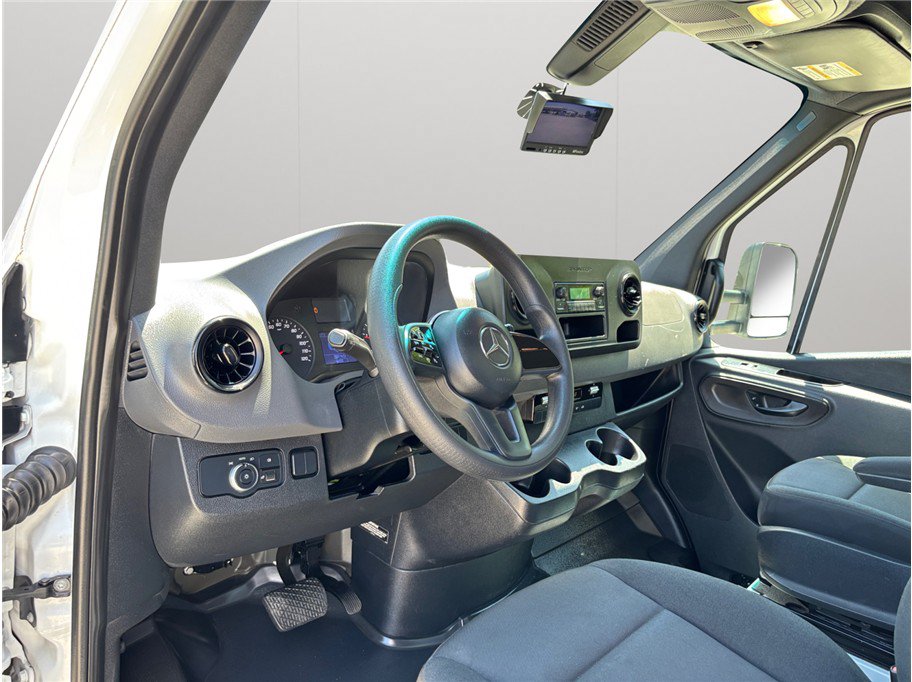 Used 2021 Mercedes-Benz Sprinter 4500 image 6