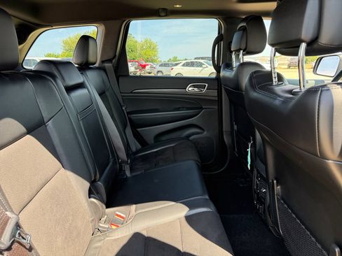 Used 2020 Jeep Grand Cherokee Altitude AWD/4WD image 41