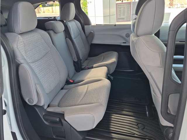 Certified 2026 Toyota Sienna LE FWD image 7