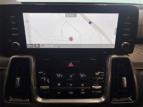 Used 2023 Kia Sorento SX image 30
