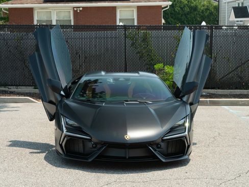 Used 2024 Lamborghini Revuelto AWD/4WD image 31