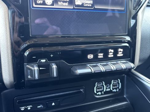 Certified 2019 RAM 3500 Laramie AWD/4WD image 24