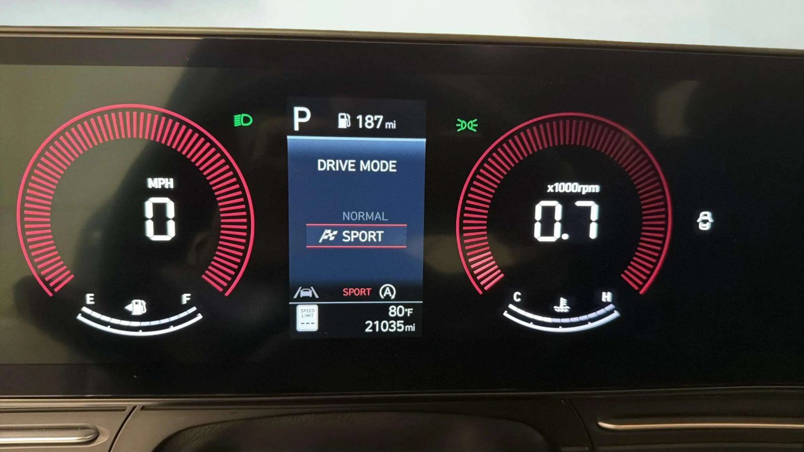 Used 2025 Hyundai Kona SE FWD image 34