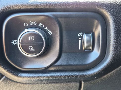 Certified 2024 RAM 2500 Big Horn w/ Off Road Package AWD/4WD image 21