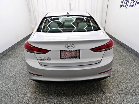 Used 2017 Hyundai Elantra SE image 5