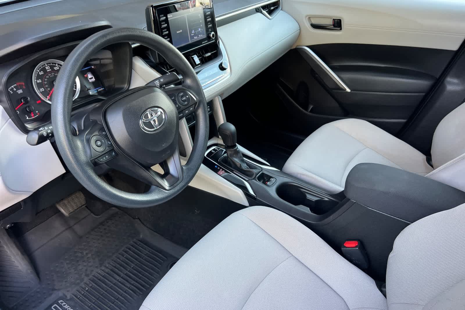 Certified 2022 Toyota Corolla Cross L FWD image 11
